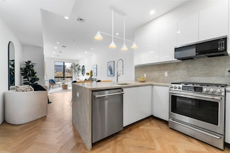 392 1st St Unit 3, Jersey City, NJ 07302