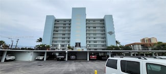 3040 Lake Shore Dr Ph2, Riviera Beach, FL 33404