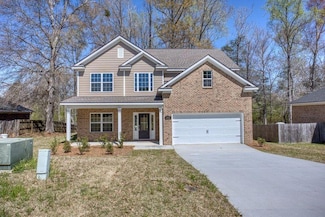 165 Meadowlark Dr, Smiths Station, AL 36877