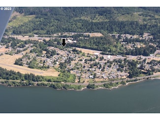 114 SE Hammond Ave, Cascadelocks, OR 97014