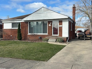 26507 Larchmont St, Saint Clair Shores, MI 48081