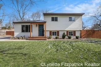 4950 Biddeford Dr NW, Comstock Park, MI 49321