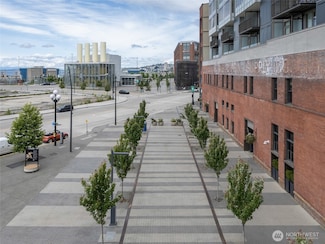 590 1st Ave S Unit 703, Seattle, WA 98104