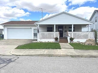 1216 N Cherry St, Rushville, IN 46173