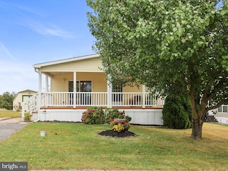 53 Raptor Dr, Hanover, PA 17331