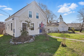 30 Pine St, Thomaston, ME 04861