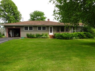 202 E Short St, Rolling Prairie, IN 46371