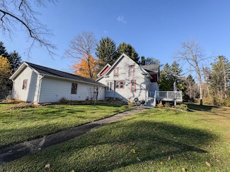 13065 W Apple Blossom Ln, New Berlin, WI 53151