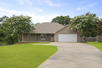 12 Mercer Dr, Petal, MS 39465