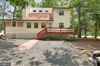 7105 Bell Dr, Tobyhanna, PA 18466