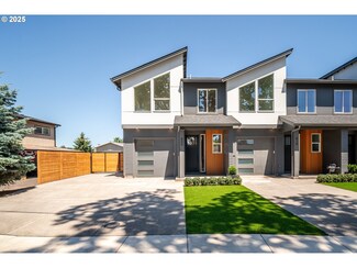 609 E Heintz St, Molalla, OR 97038