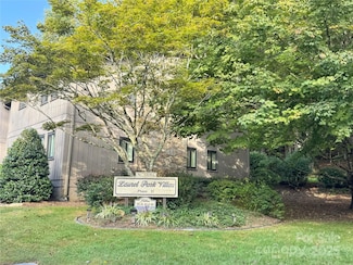 51 Lake Dr Unit N-3, Laurel Park, NC 28739