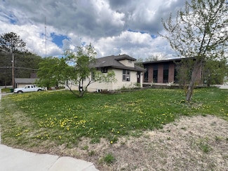 225 State St, Buhl, MN 55713