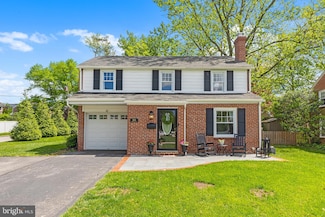106 Debaran Ln, Bryn Mawr, PA 19010