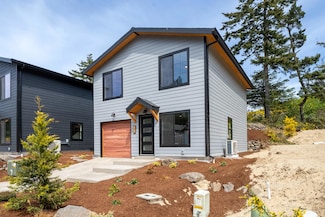 135 Breezee Way, Tillamook, OR 97141