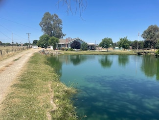 3251 N Bethel Ave, Sanger, CA 93657