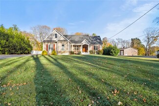 33 Hope St, Seekonk, MA 02771