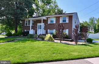 125 Glenbrook Dr, Mount Laurel, NJ 08054