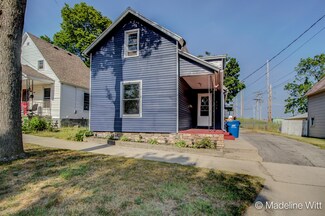 462 Spring Ave NE, Grand Rapids, MI 49503