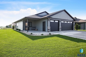 150 Devitt Dr, Harrisburg, SD 57032