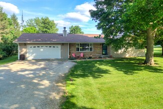 37335 Comanche Dr, Saybrook, IL 61770