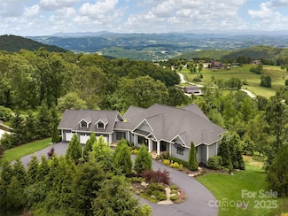 89 N Snow Ridge Dr, Hendersonville, NC 28792