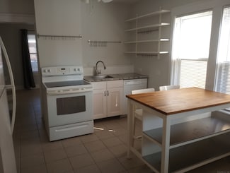 92 Thorpe St, Fairfield, CT 06824