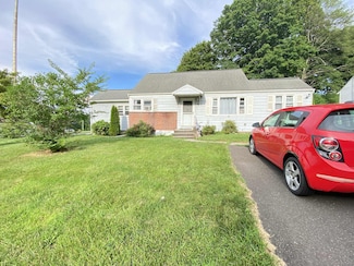 19 Dartmouth Ln, Danbury, CT 06810