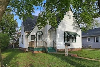 1107 Perry Ave, Racine, WI 53406