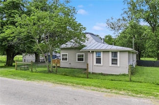 60 Dehan Rd, Wilmington, OH 45177