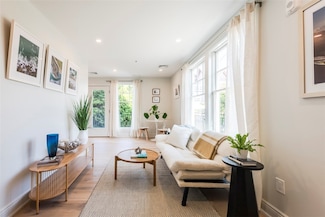 10 Barney St Unit 107, Newport, RI 02840