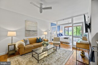 1 Scott Cir NW Unit 105, Washington, DC 20036