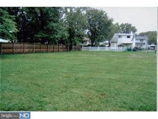 79 E Paul Ave, Ewing, NJ 08638