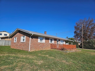 1005 Midnight Dr, Chilhowie, VA 24319