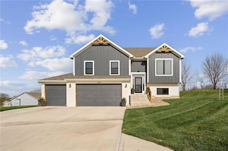 106 Wagers Cir, Dearborn, MO 64439