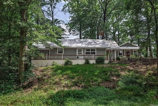 1072 Center Point Rd, Gurdon, AR 71743