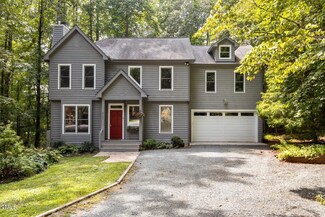 8107 Kit Ln, Chapel Hill, NC 27516