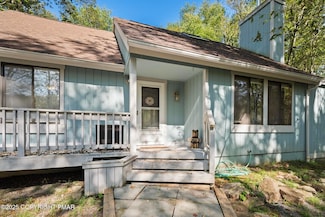 1270 Longrifle Rd, Pocono Pines, PA 18350