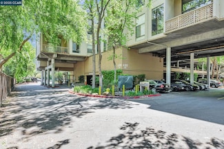 490 N Civic Dr Unit 101, Walnut Creek, CA 94596