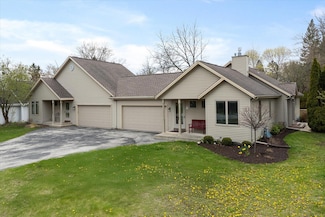 W68N159 Evergreen Blvd, Cedarburg, WI 53012