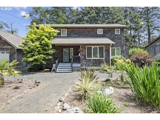415 Spruce Ave, Seaside, OR 97138