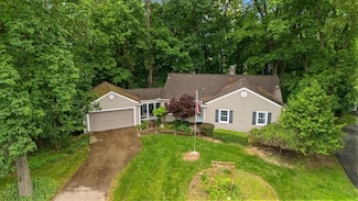 445 Hilltop Dr, Lancaster, OH 43130