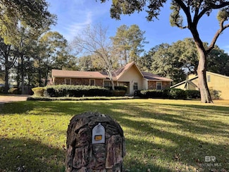 38261 Holly Hill Dr, Bay Minette, AL 36507