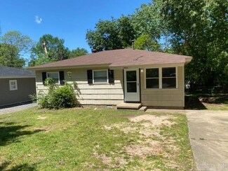 7406 Twin Oaks Rd, Little Rock, AR 72209