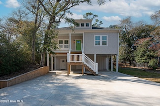 313 Barnes St, Emerald Isle, NC 28594
