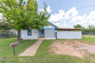 711 & 713 S Neches St, Coleman, TX 76834