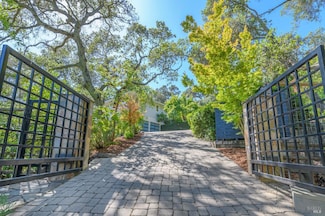 316 Goodhill Rd, Kentfield, CA 94904