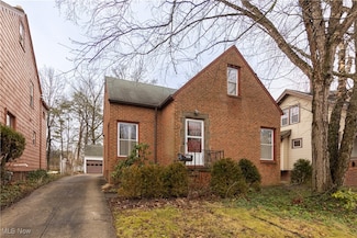 2021 Staunton Rd, Cleveland, OH 44118