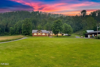 5500 Roan Creek Rd, Mountain City, TN 37683