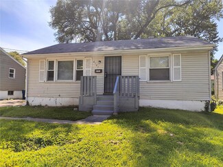 6121 Washington Ave, Berkeley, MO 63134